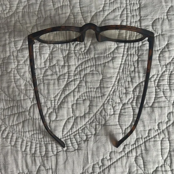 Goodr insert coin to continue blue light glasses - circle G - Picture 4 of 7